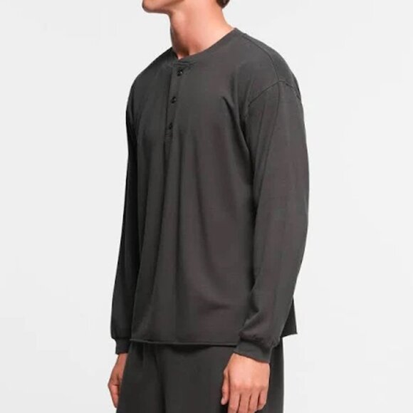 NEW SKIMS Men's 4X Jersey Lounge Relaxed Henley Top in Ash Charcoal Gray $64 - Picture 4 of 6